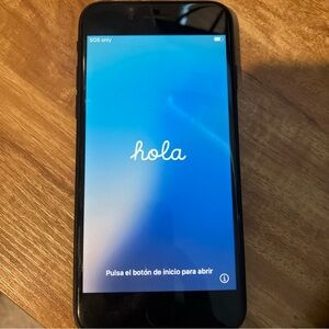 Apple iPhone SE 2020 Black Unlocked broken charging port. Charges wirelessly.